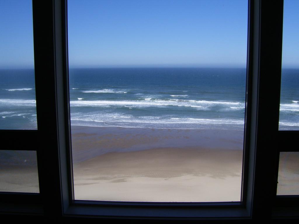 Sea Horse Ocean Front Lodging Lincoln City Room photo