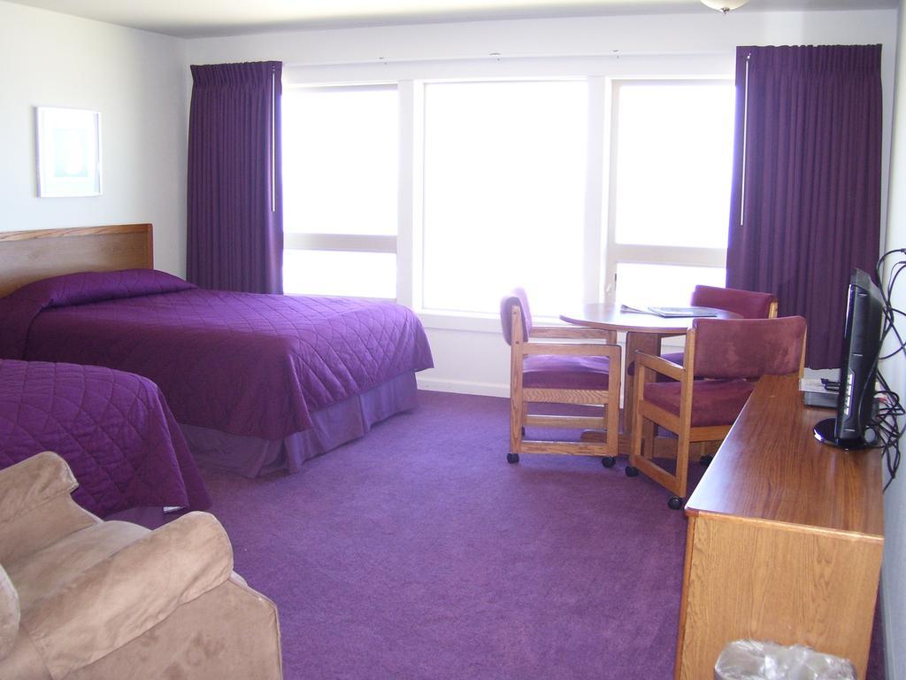 Sea Horse Ocean Front Lodging Lincoln City Room photo