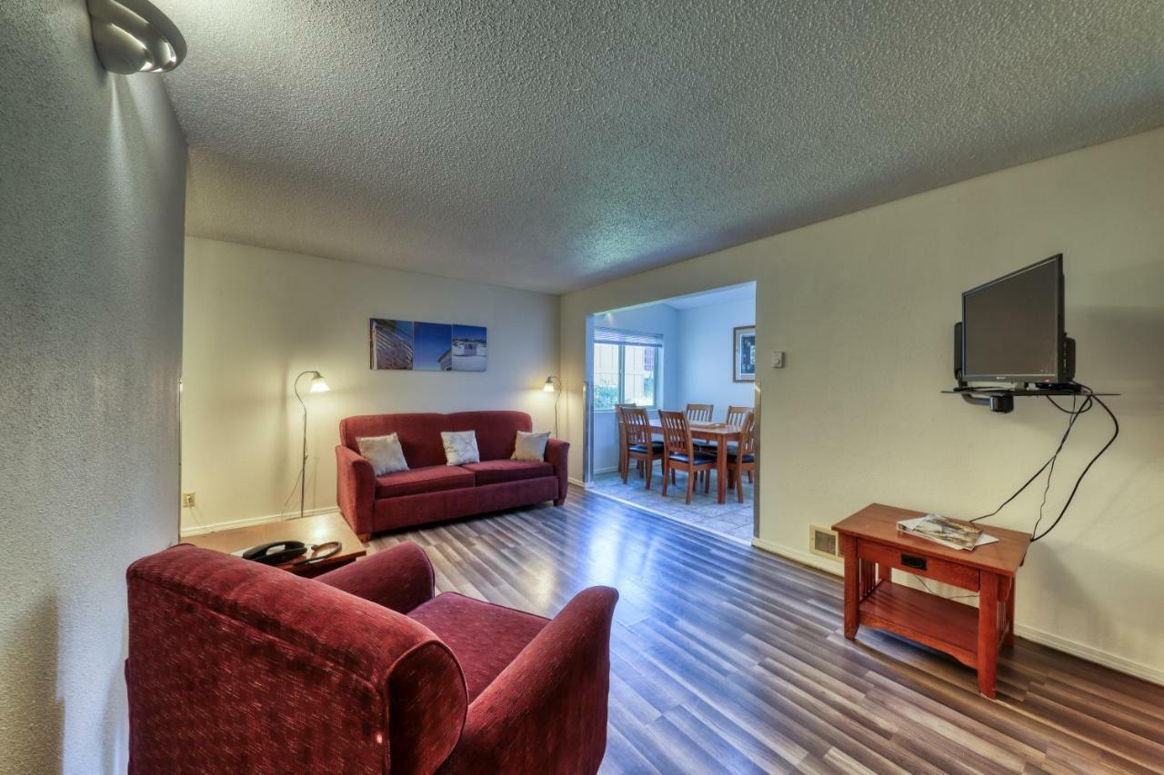 Sea Horse Ocean Front Lodging Lincoln City Room photo