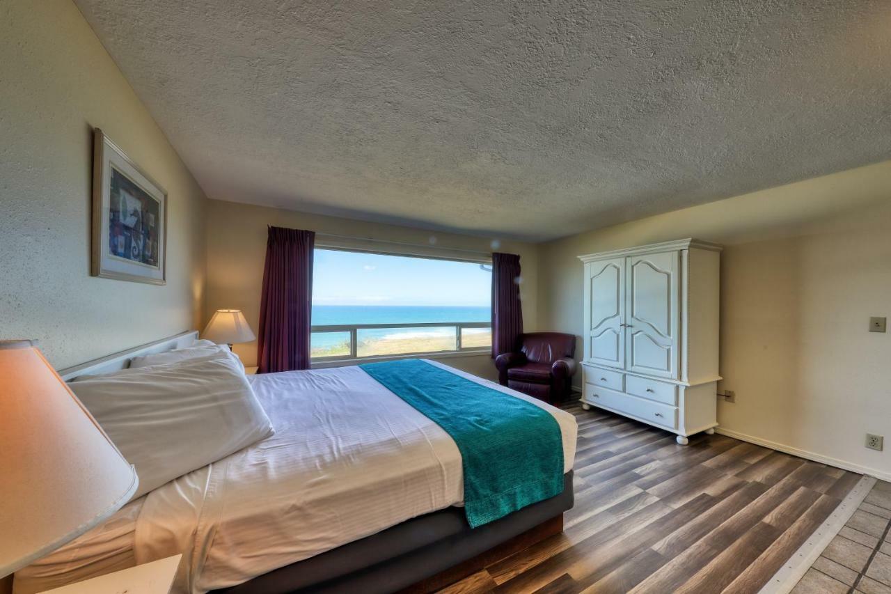 Sea Horse Ocean Front Lodging Lincoln City Room photo