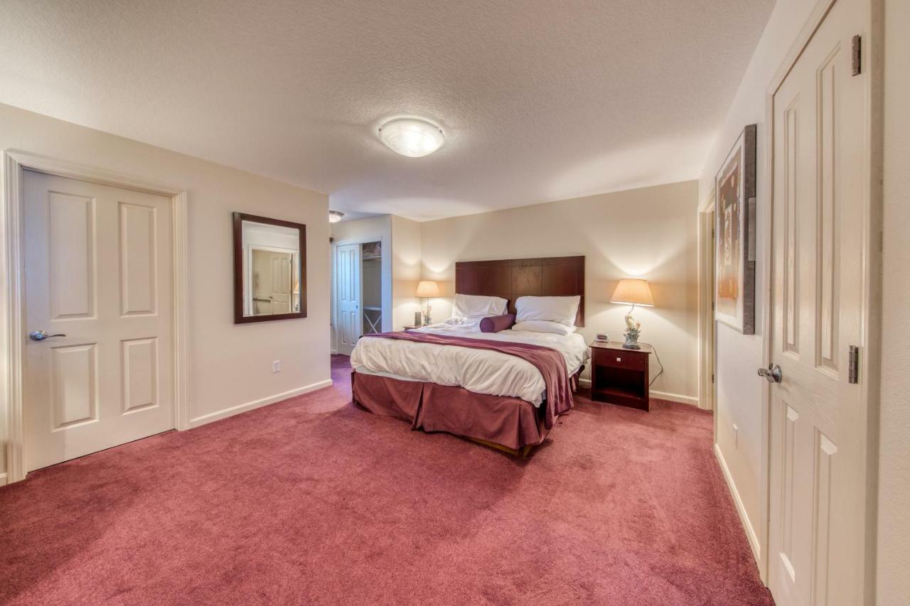 Sea Horse Ocean Front Lodging Lincoln City Room photo